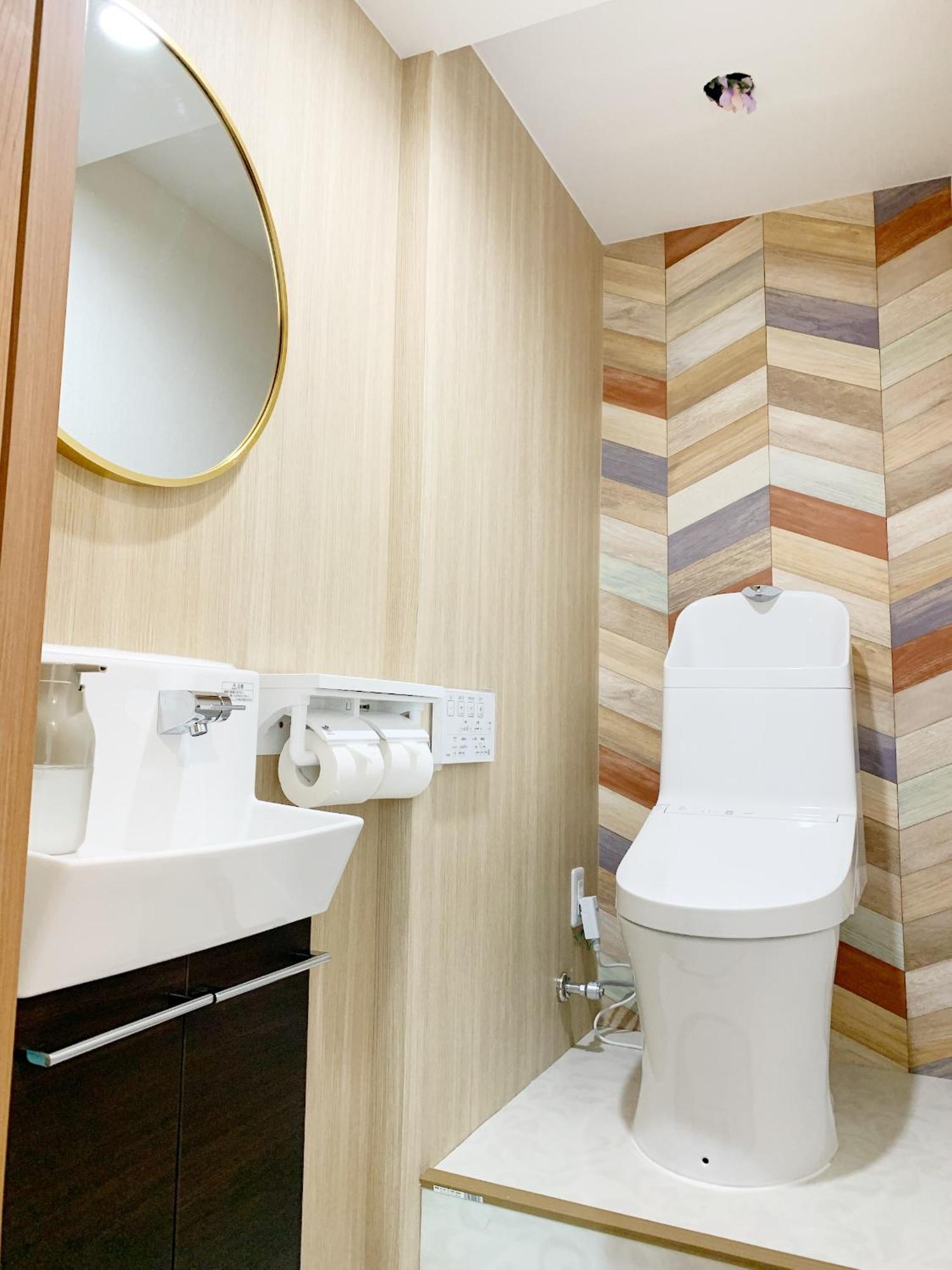 Apartamento Shinjuku#ookubo#kabukicho#new Built 4beds Room,3 Toilets, 2 Shower Rooms#新宿中心#大久保#歌舞伎#地铁站步行2分#新建一栋3层楼 4个卧室3个卫生间2个浴室1个客厅#高速无限制网络#智能马桶#干湿分离103 *