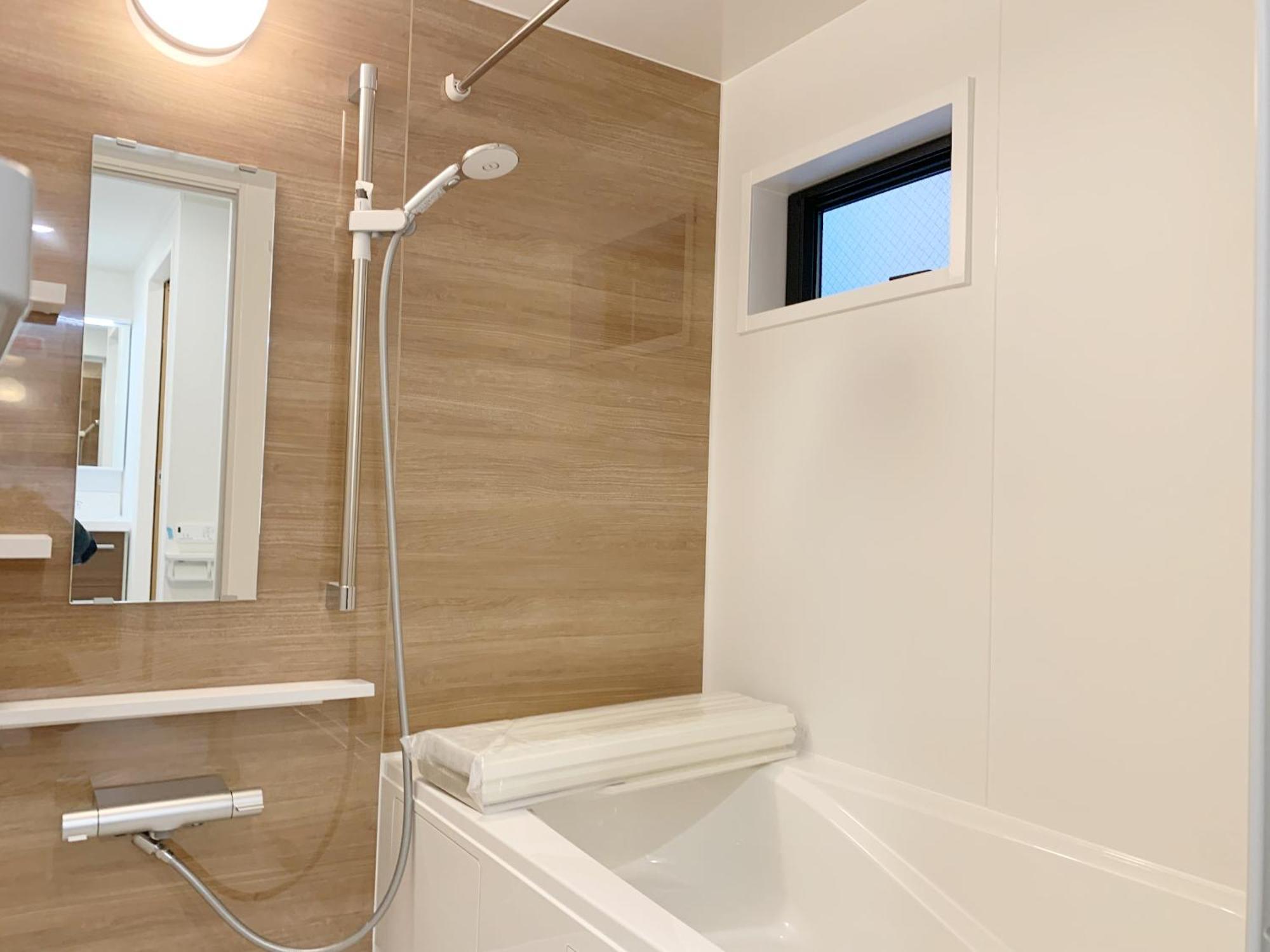 Shinjuku#ookubo#kabukicho#new Built 4beds Room,3 Toilets, 2 Shower Rooms#新宿中心#大久保#歌舞伎#地铁站步行2分#新建一栋3层楼 4个卧室3个卫生间2个浴室1个客厅#高速无限制网络#智能马桶#干湿分离103 Apartamento